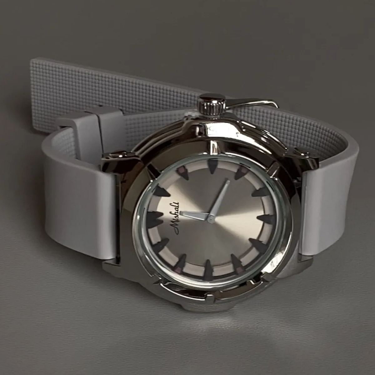 Silver-Grey Silicone Strap Quartz Watch for Men – Large Dial, Sporty & Modern