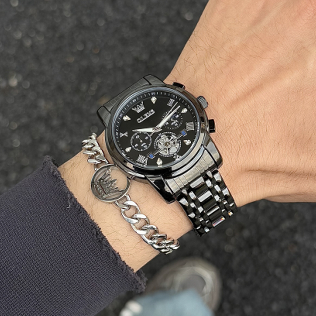 Dark Mode Quartz Watch – Waterproof with Moonphase & Luminous Display