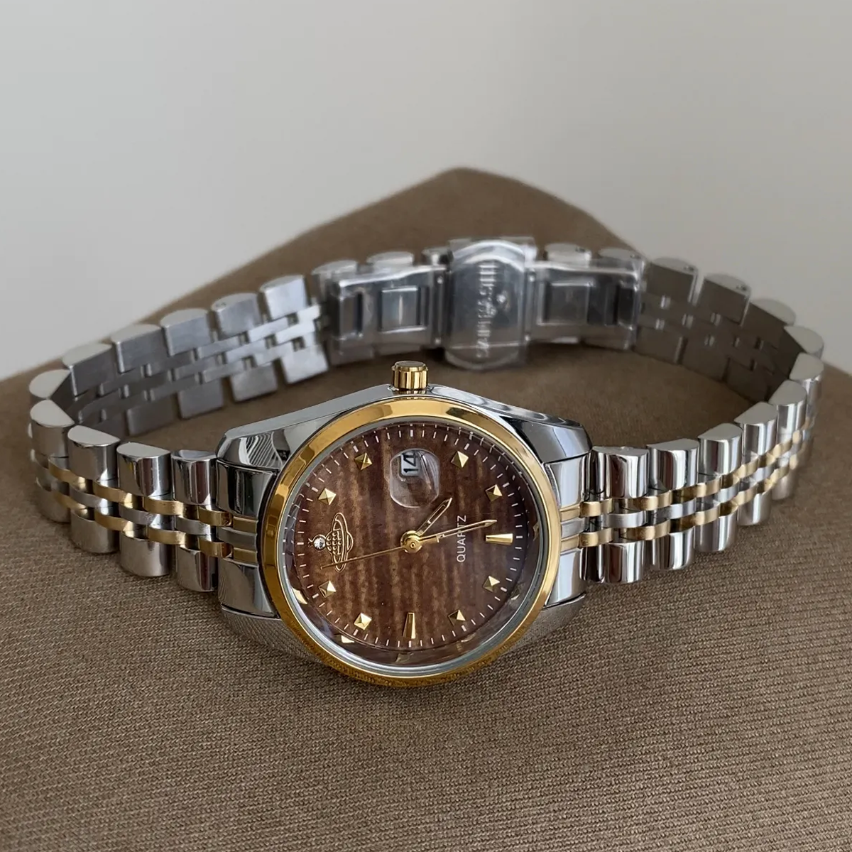 Two-Tone Quartz Watch– Tiger Eye Round Dial, Vintage & Unique Design