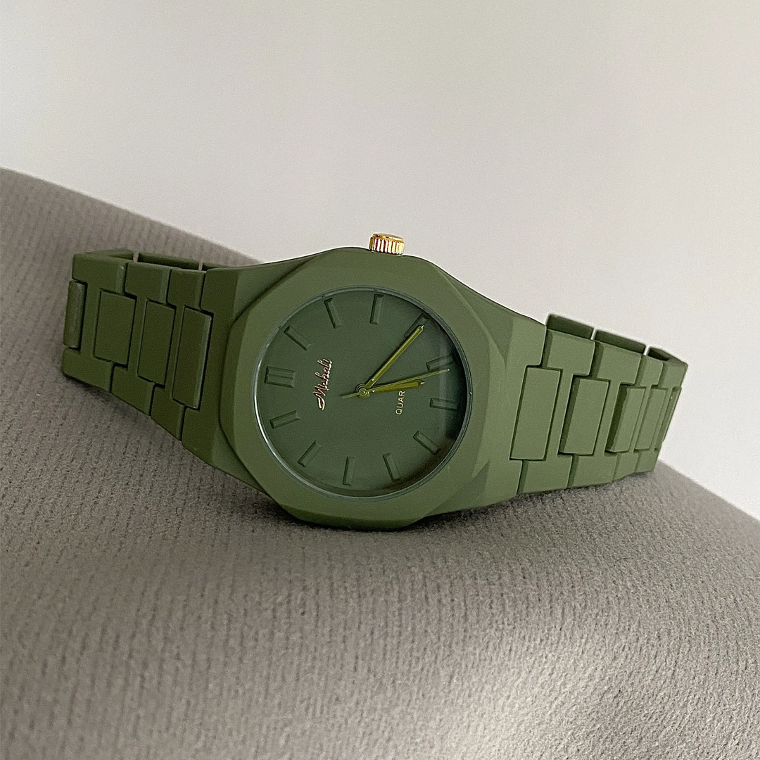 Minimalist Large Green Dial Men's Quartz Watch – Urban Cool Aesthetic