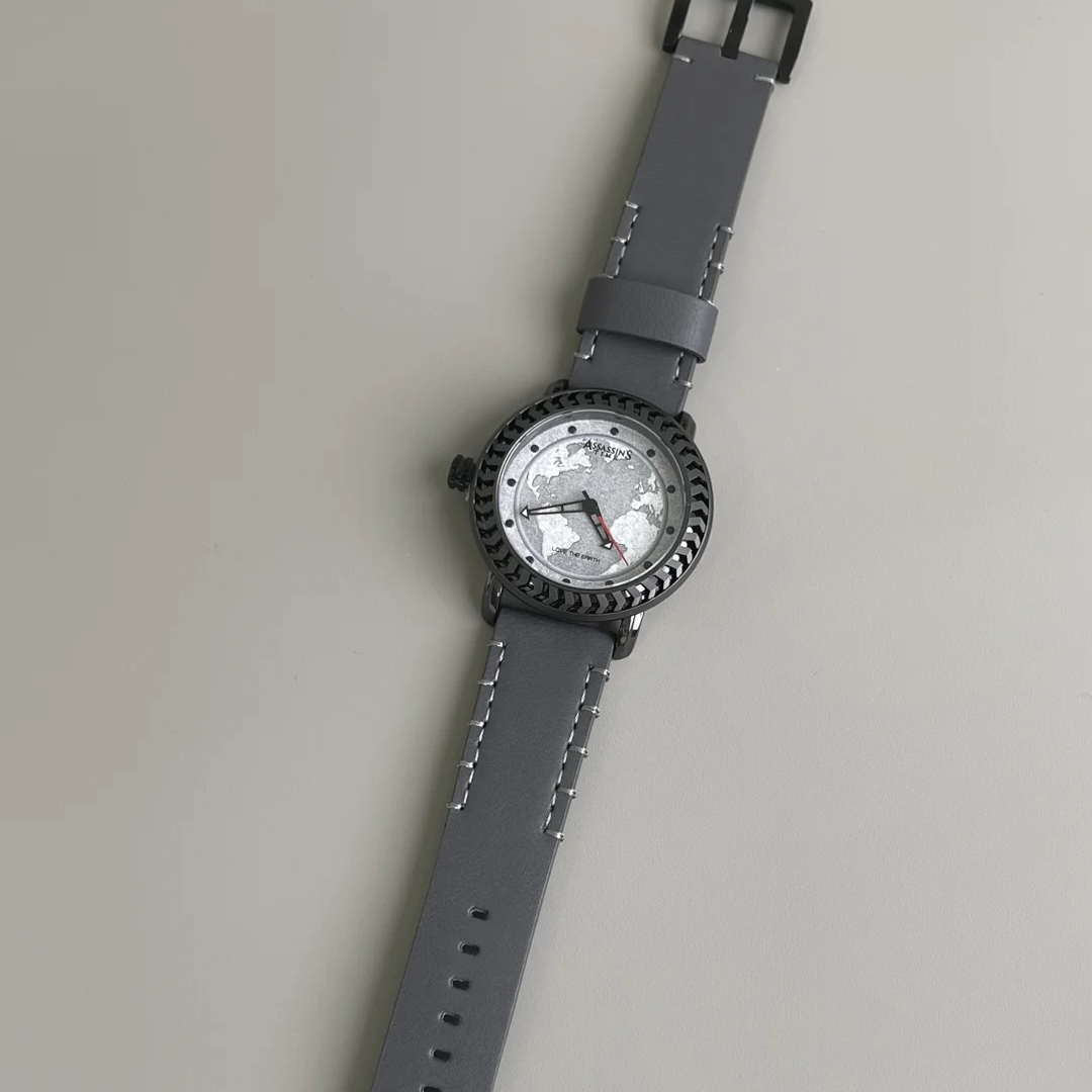Wasteland-Inspired Men's Quartz Watch – Earth Dial with Grey Leather Strap