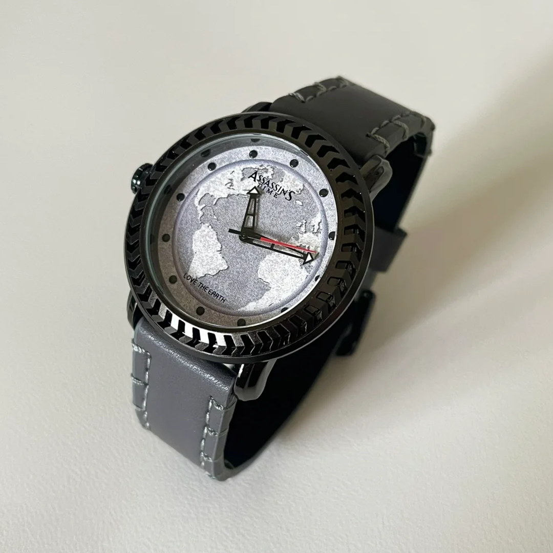 Wasteland-Inspired Men's Quartz Watch – Earth Dial with Grey Leather Strap