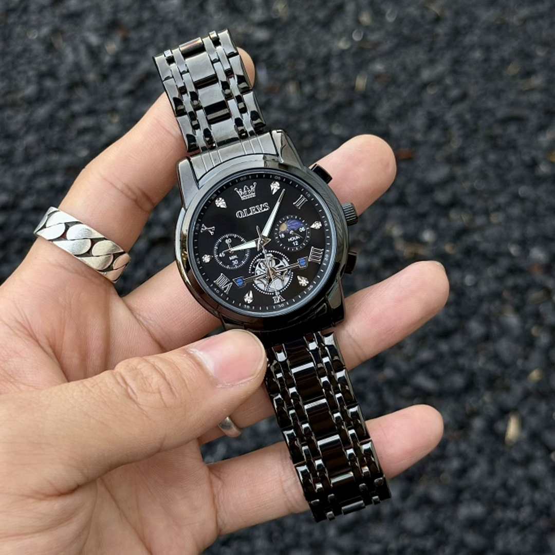 Dark Mode Quartz Watch – Waterproof with Moonphase & Luminous Display