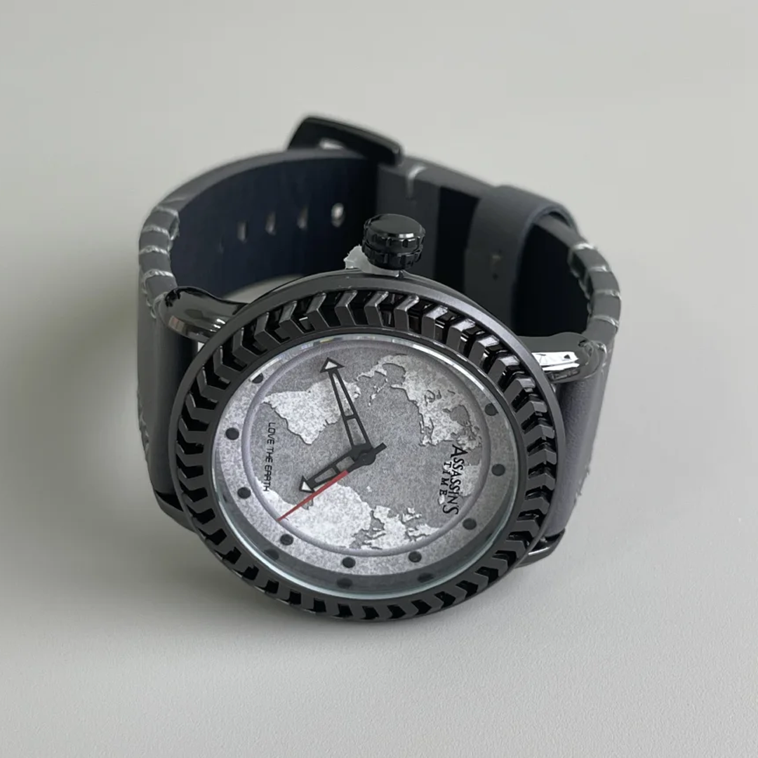 Wasteland-Inspired Men's Quartz Watch – Earth Dial with Grey Leather Strap
