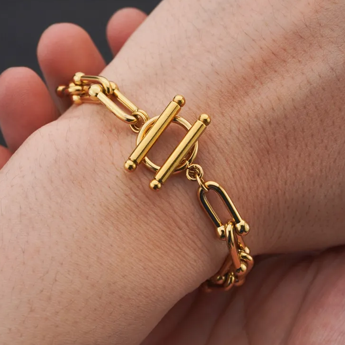 18K Gold Double-Clasp Horseshoe Bracelet