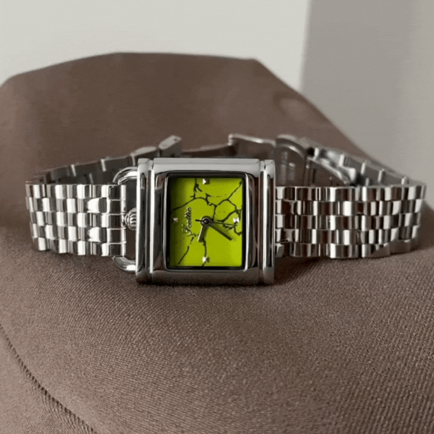 Green Vine Crackle Square Dial Quartz Watch for Men – Silver Chain Steel Strap