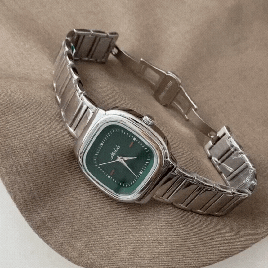 Green Square Dial Men's Quartz Watch – Silver Strap, Minimalist Modern Aesthetic